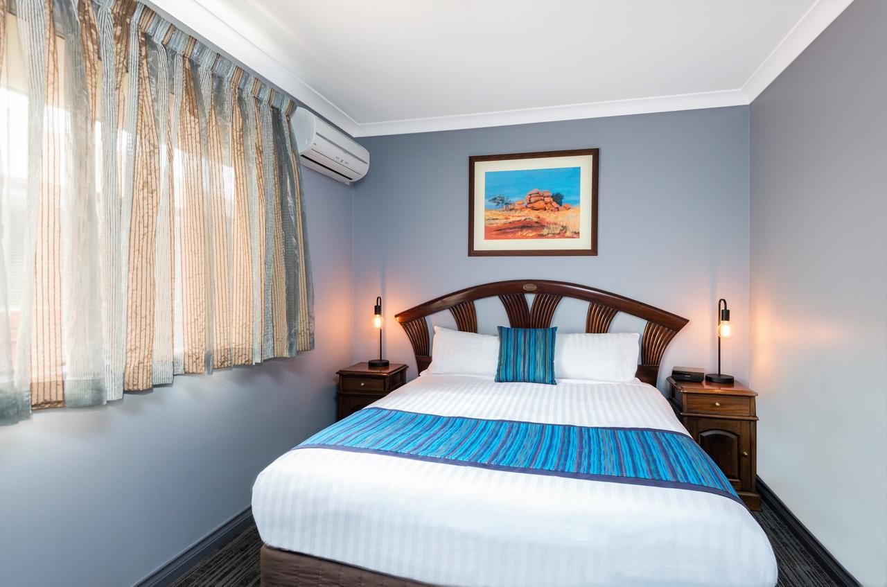 Quest Yelverton Aparthotel 4*