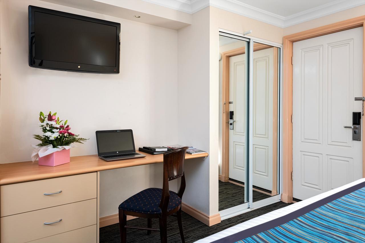 Quest Yelverton Aparthotel 4*